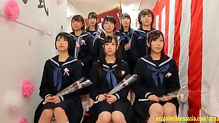 Японки Ученички се събраха и имаха Групов Секс в училище.